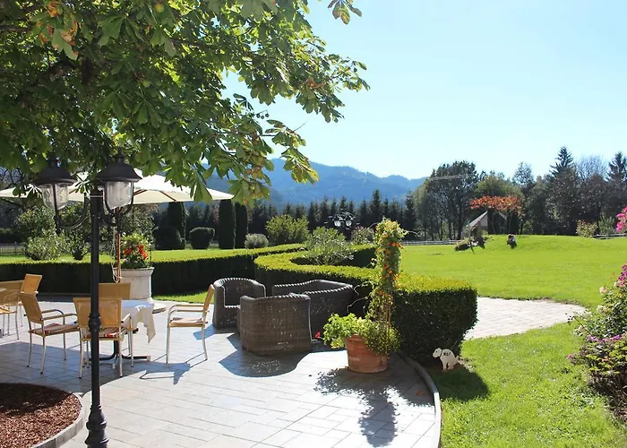 酒店 Dienstl Gut 4*