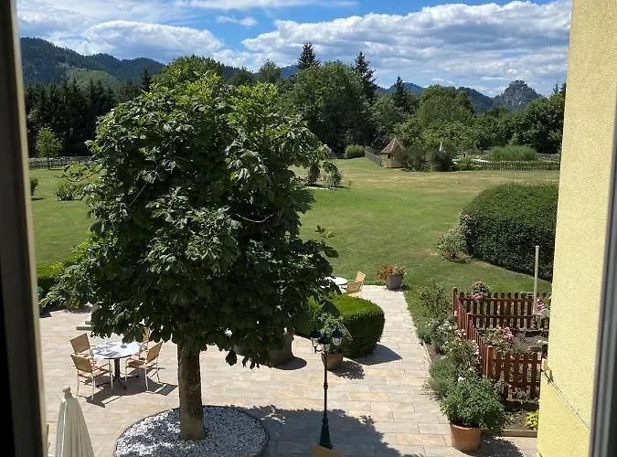 Dienstl Gut 酒店 Launsdorf